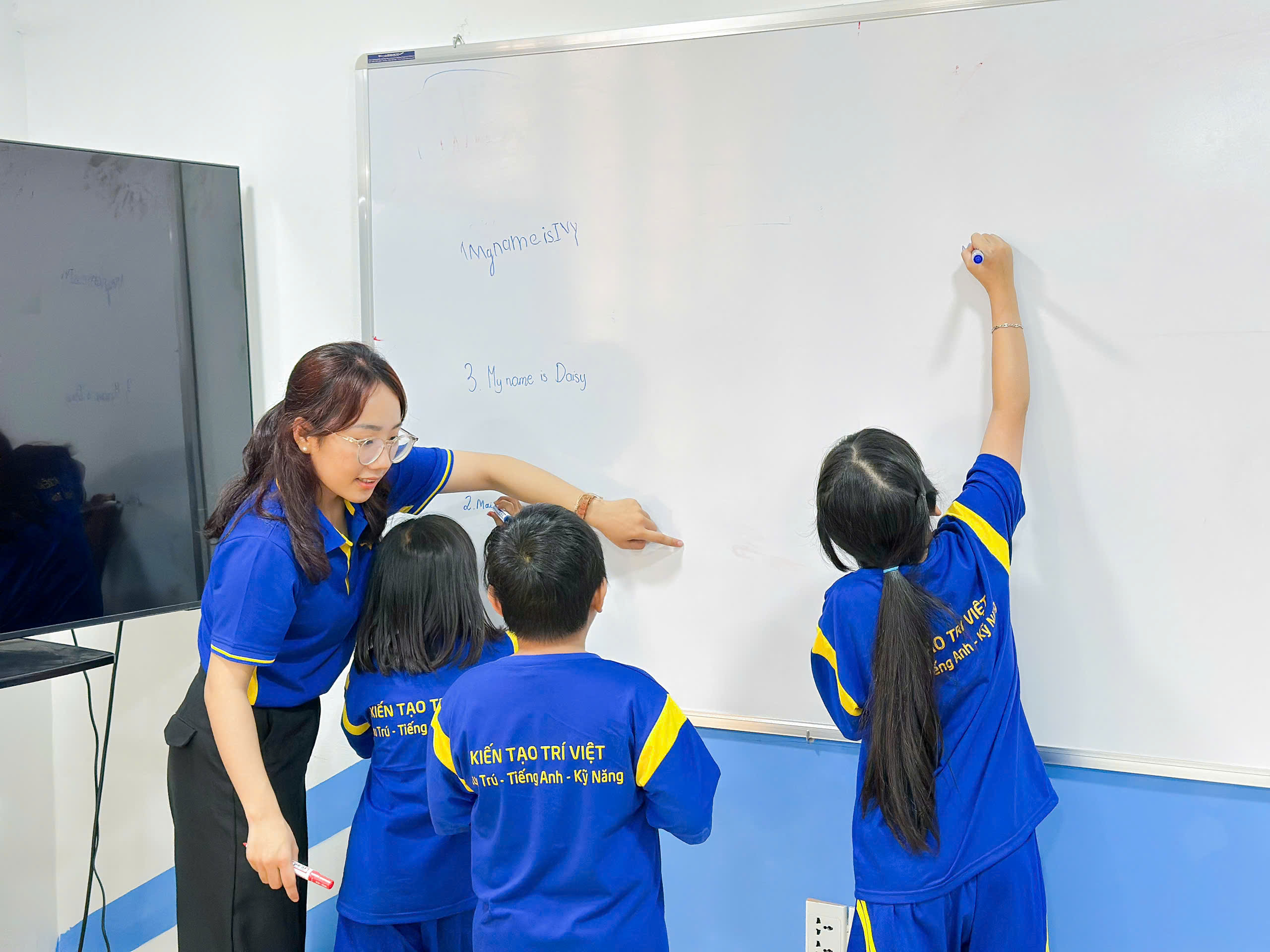 KHÓA HỌC WONDERFUL KIDS - KHÁM PHÁ THẾ GIỚI DIỆU KỲ QUA TIẾNG ANH